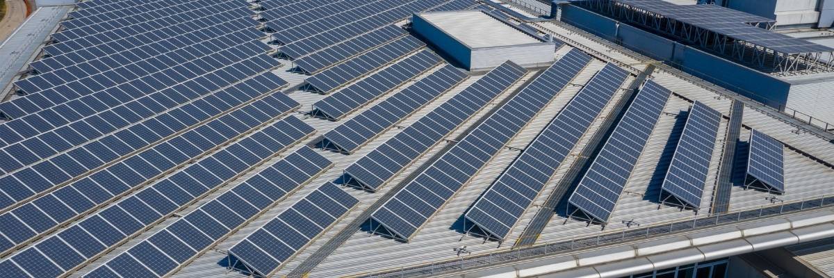Why commercial space should invest in Rooftop Solar Jakson Solar